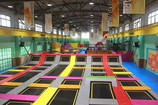 成都這所軍工廠，曾經造火藥現在搞文藝，耍一天都不得累